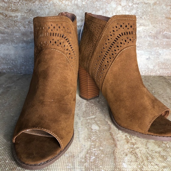 Report brown heeled open toe booties - Picture 1 of 7